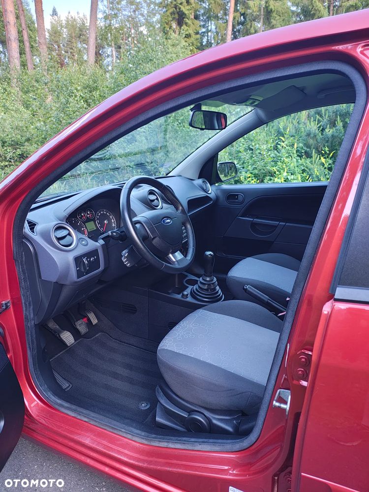 Ford Fiesta - 23