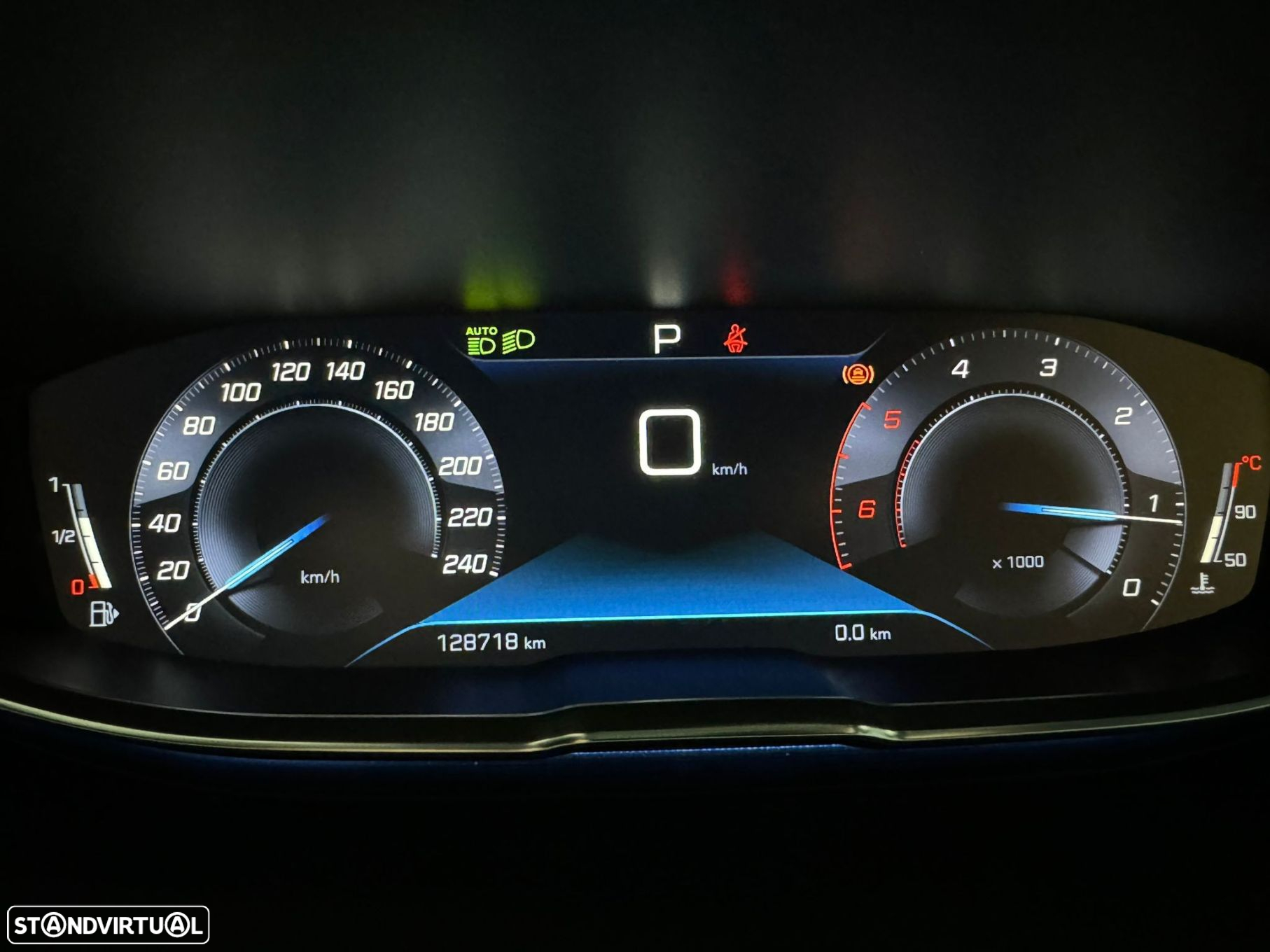 Peugeot 5008 1.5 BlueHDi Allure EAT8 - 48
