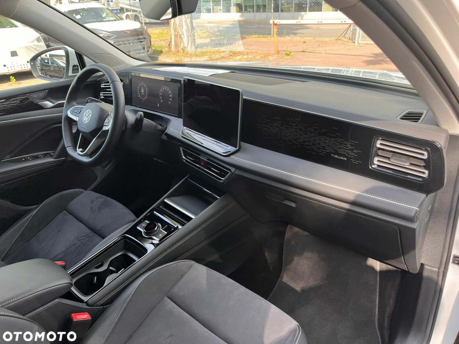 Volkswagen Tiguan - 32