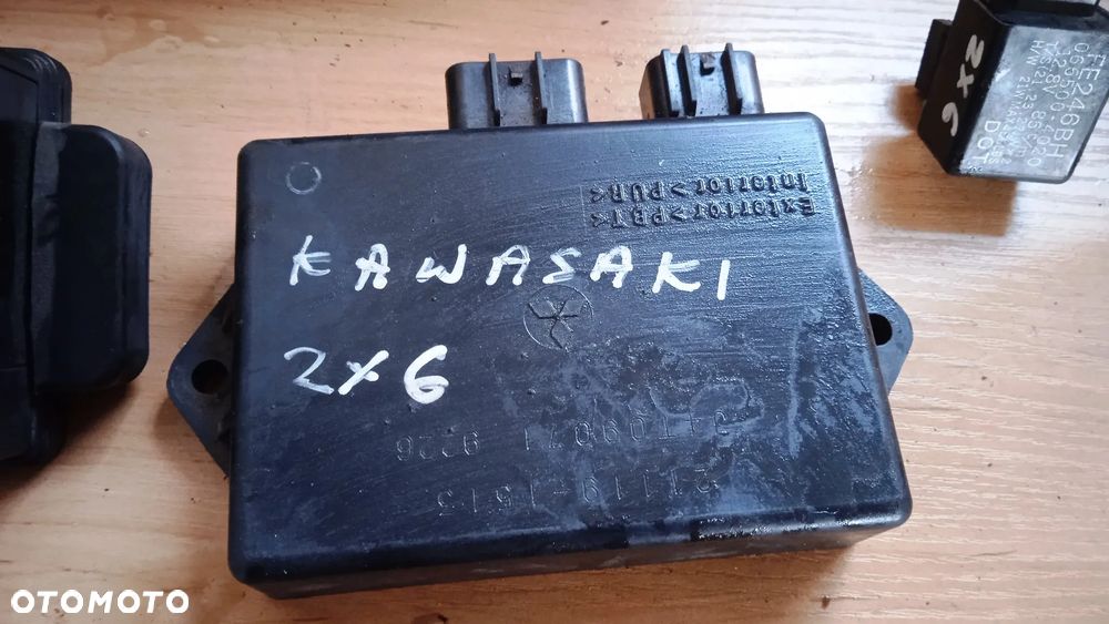 Na części Kawasaki Ninja ZX600G/H967 ZX6R silnik skrzynia rozrusznik alternator bak rama lagi amortyzator kolektor - 18
