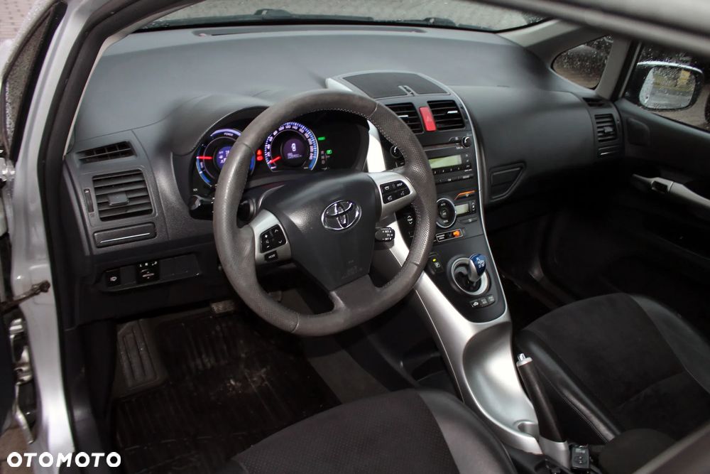 Toyota Auris - 11