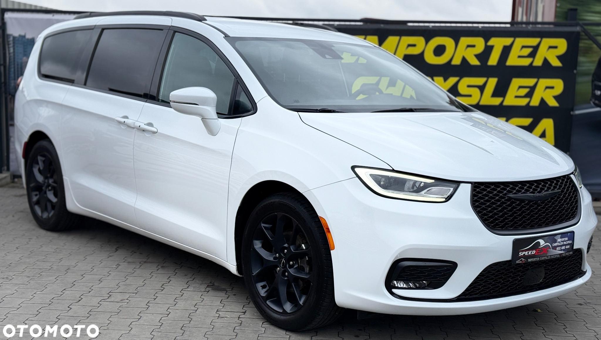Chrysler Pacifica - 2