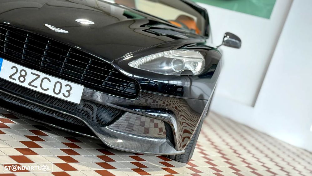 Aston Martin Vanquish Touchtronic 2 - 12