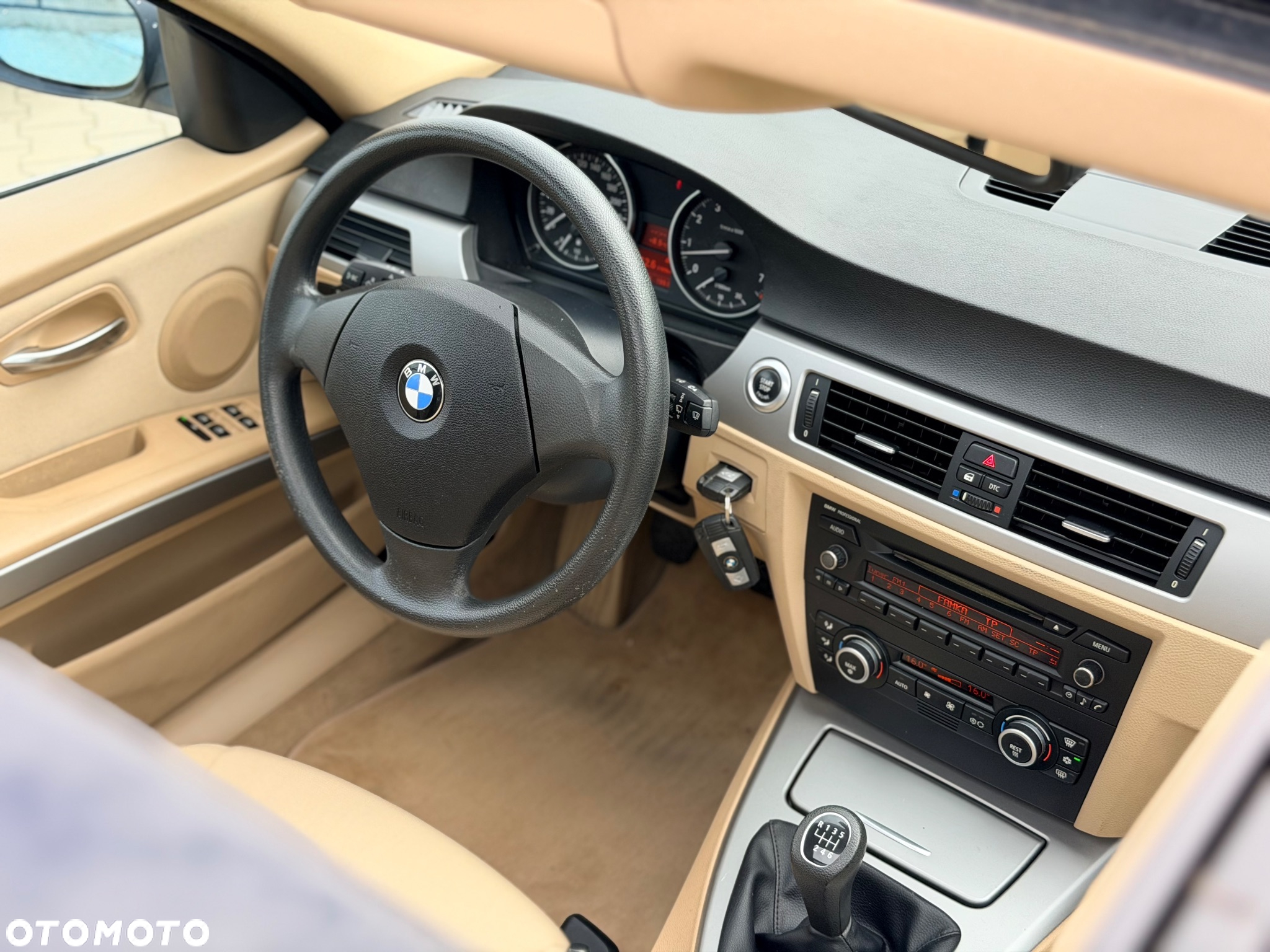 BMW Seria 3 325i - 24