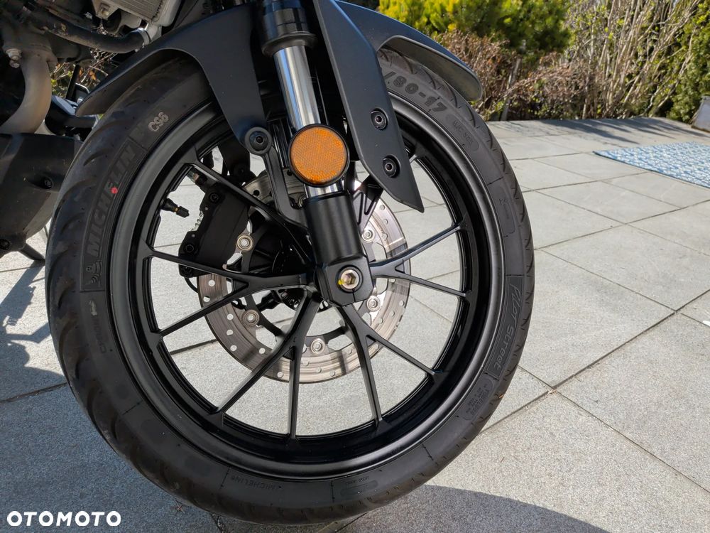 Yamaha MT - 7