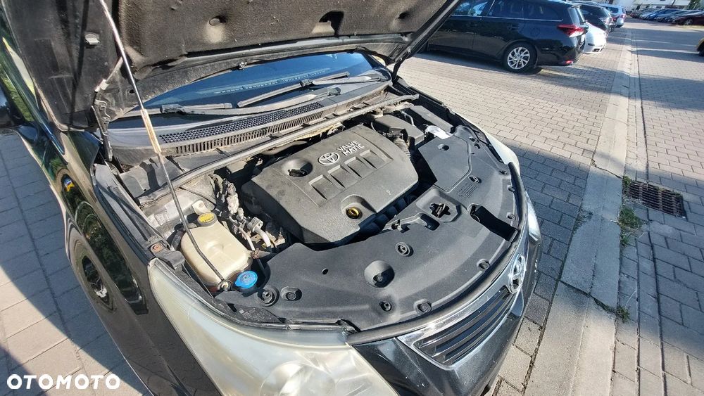 Toyota Avensis 1.8 Life - 10