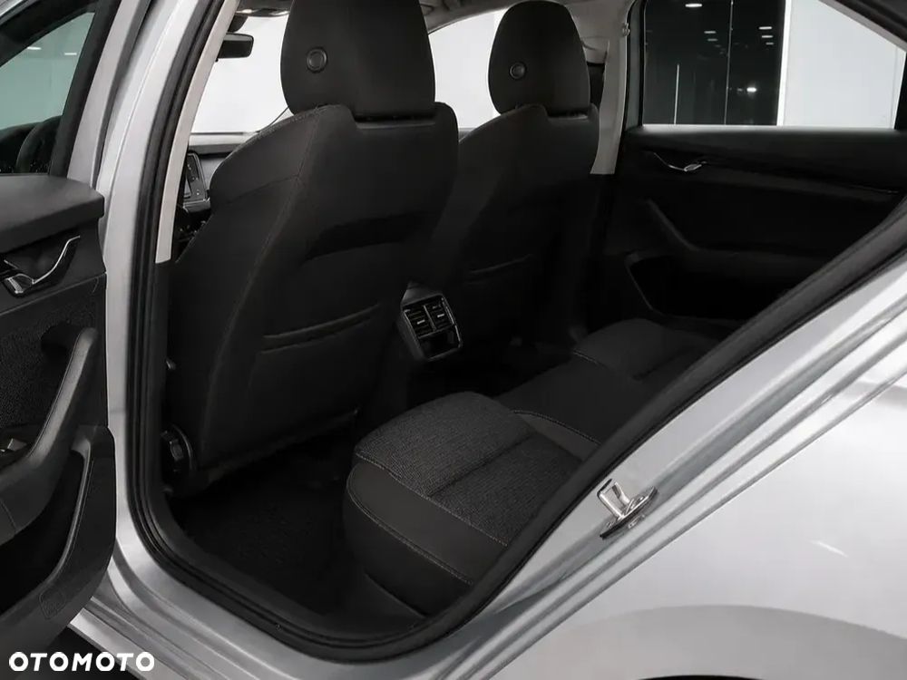 Skoda Octavia 1.5 TSI ACT Ambition - 6