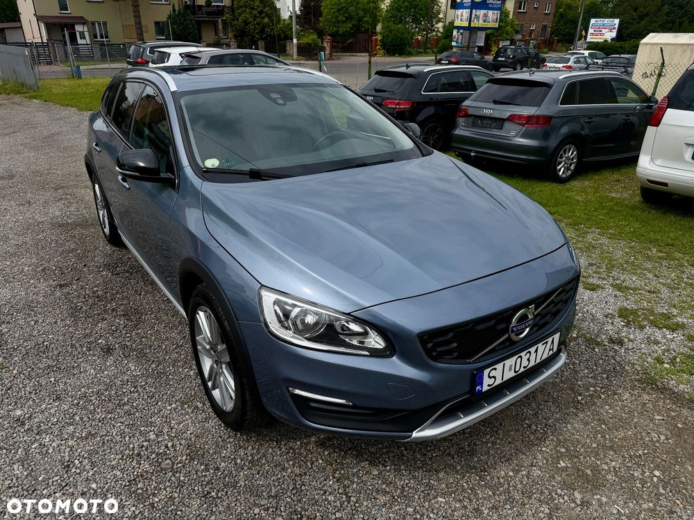 Volvo V60 Cross Country - 10