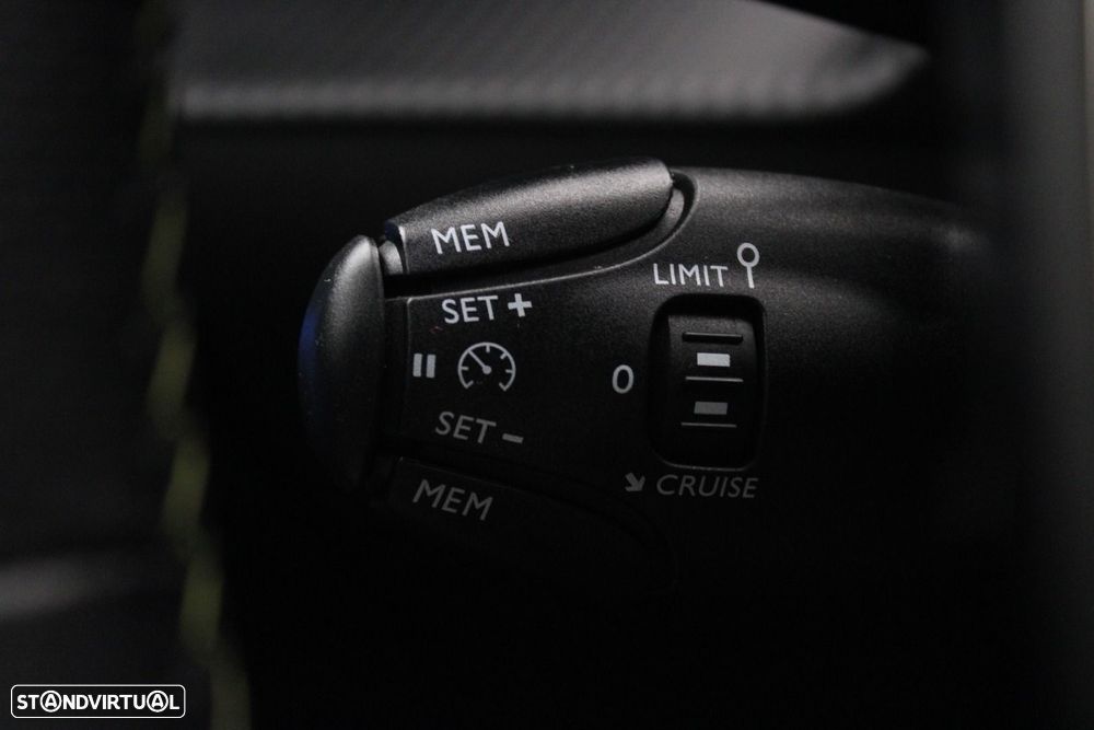 Peugeot 2008 1.5 BlueHDi GT EAT8 - 15
