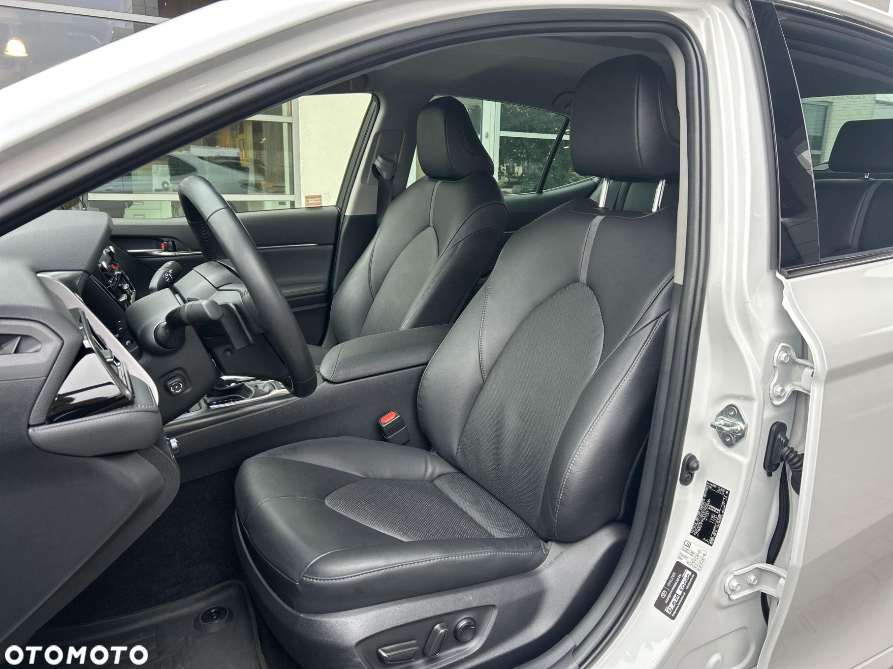 Toyota Camry - 12