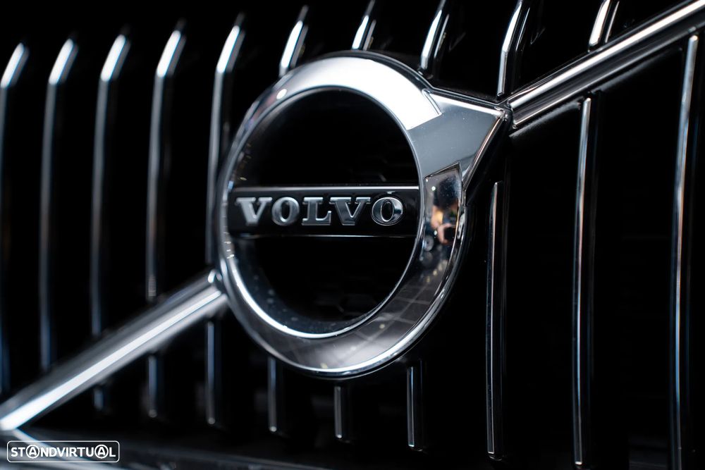 Volvo XC 60 2.0 T8 PHEV Momentum Plus AWD - 6