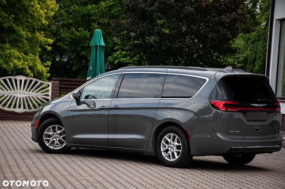 Chrysler Pacifica - 2