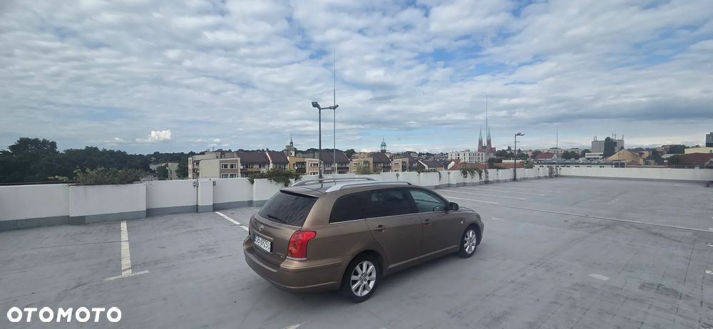 Toyota Avensis - 5