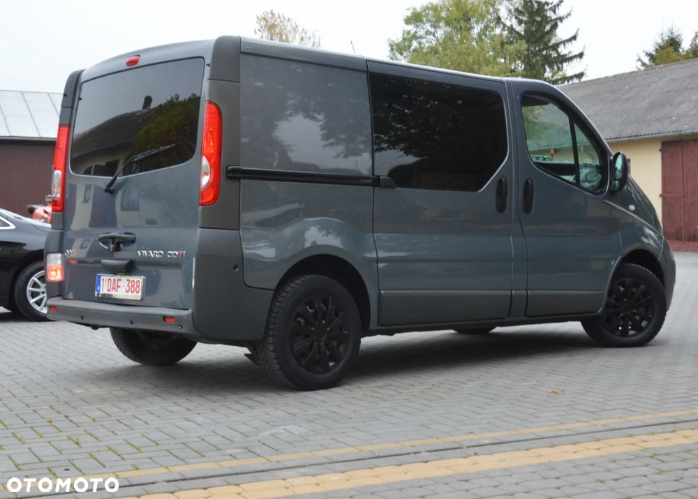 Opel Vivaro - 8