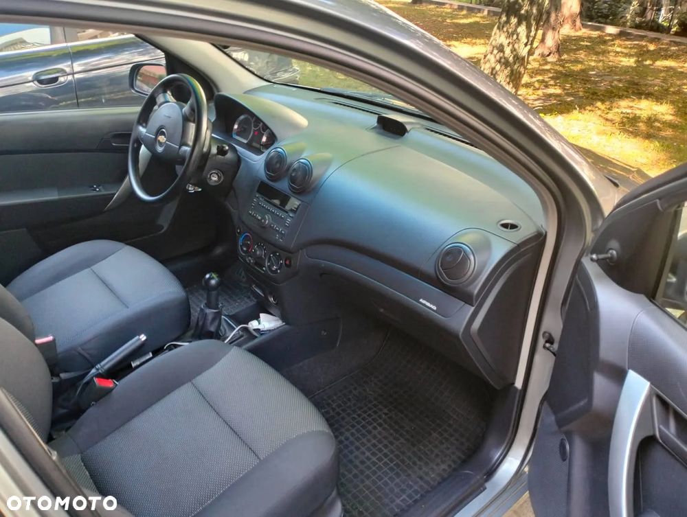 Chevrolet Aveo 1.2 16V Base - 8
