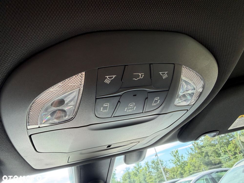 Chrysler Pacifica - 33