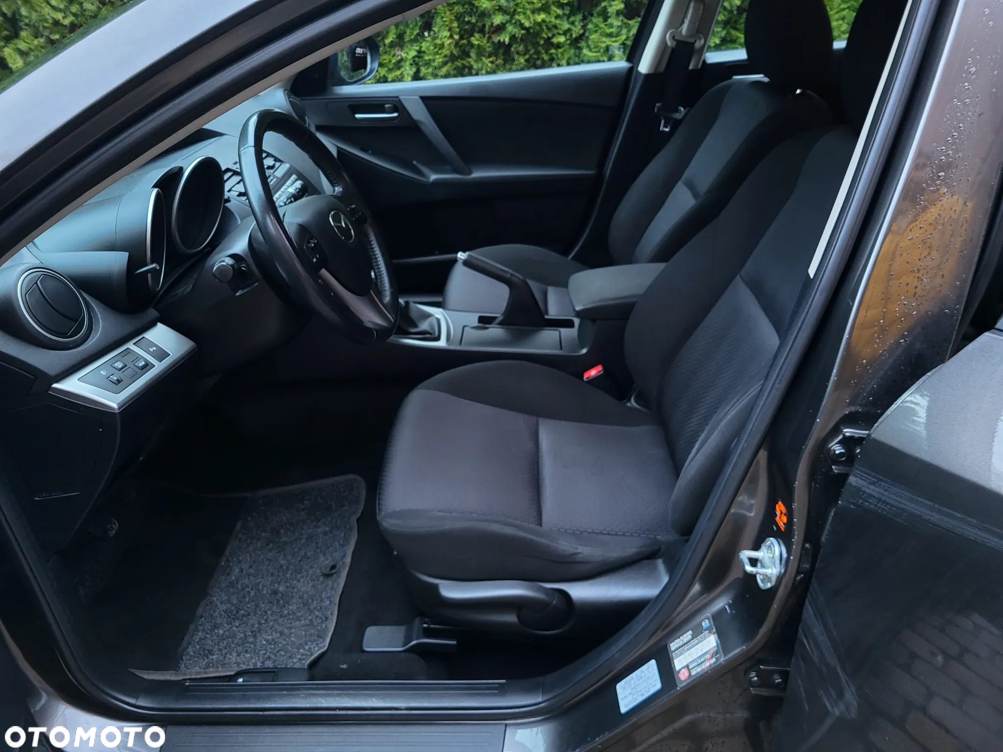 Mazda 3 1.6 Exclusive + - 9
