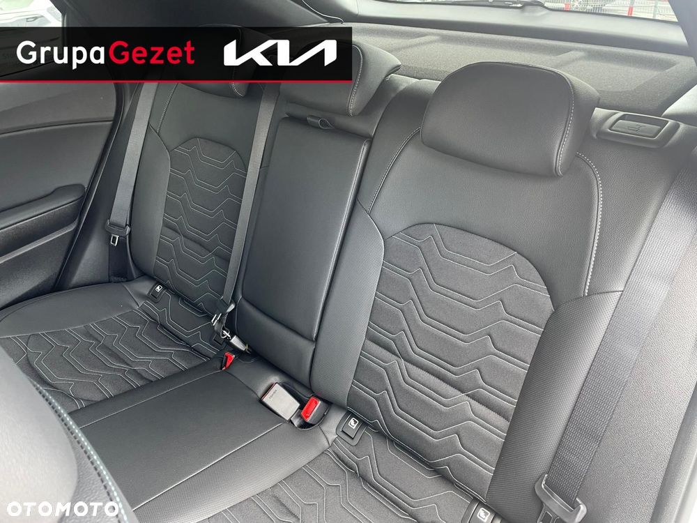Kia XCeed - 16