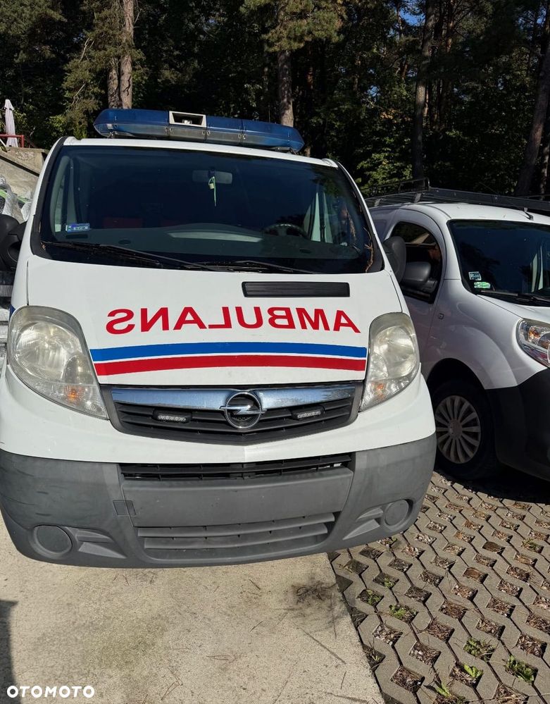 Opel VIVARO Karetka AMBULANS - 2