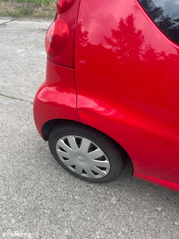 Peugeot 107 1.0 Happy - 12