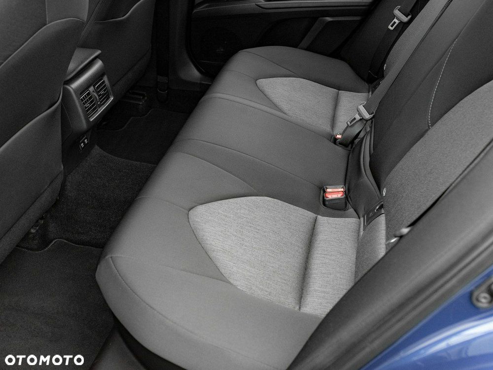 Toyota Camry - 25