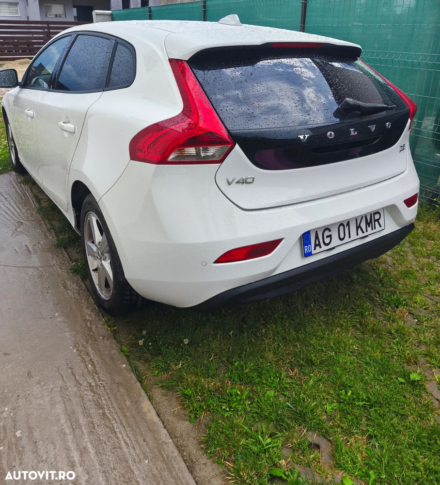 Volvo V40 D2 Geartronic Momentum - 2