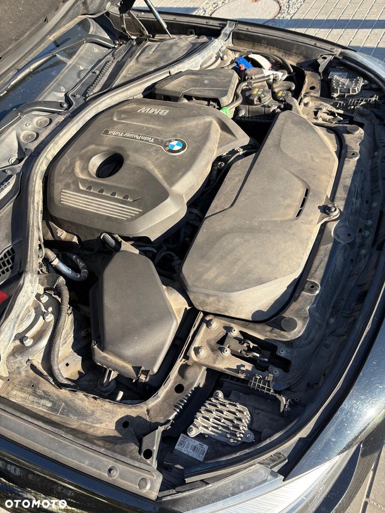 BMW Seria 3 320i GPF xDrive - 9