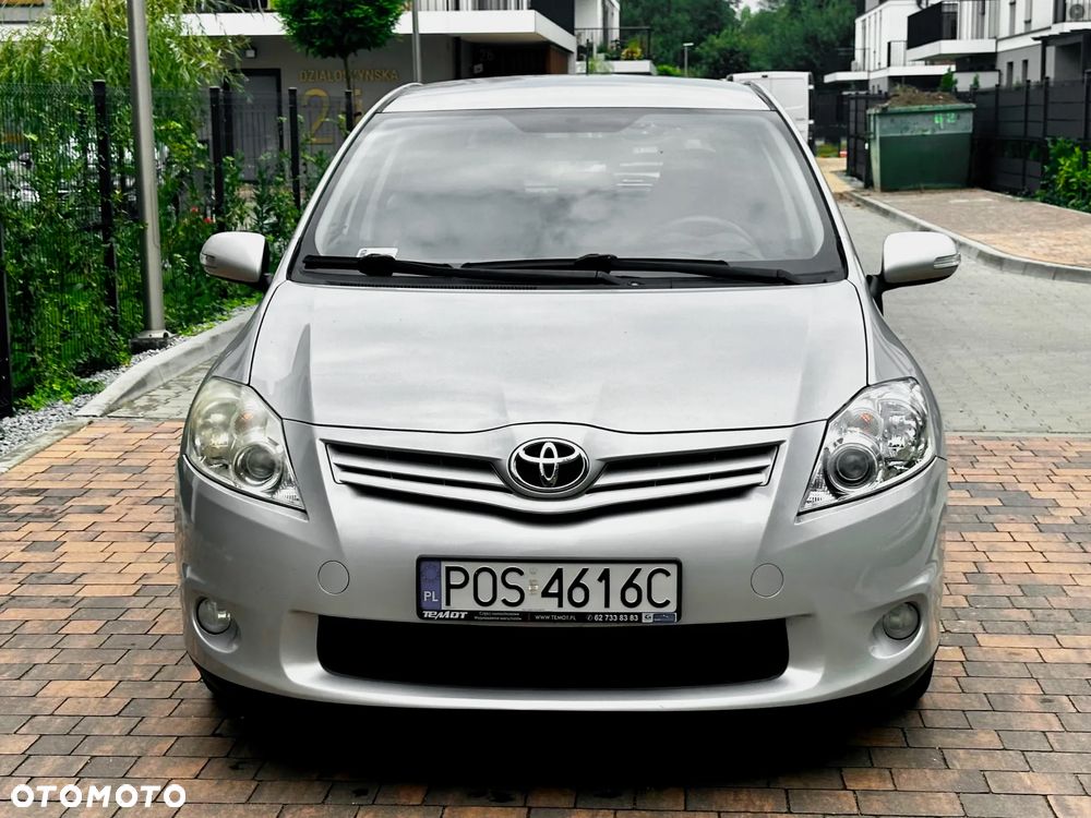 Toyota Auris 2.0 D-4D Luna - 2