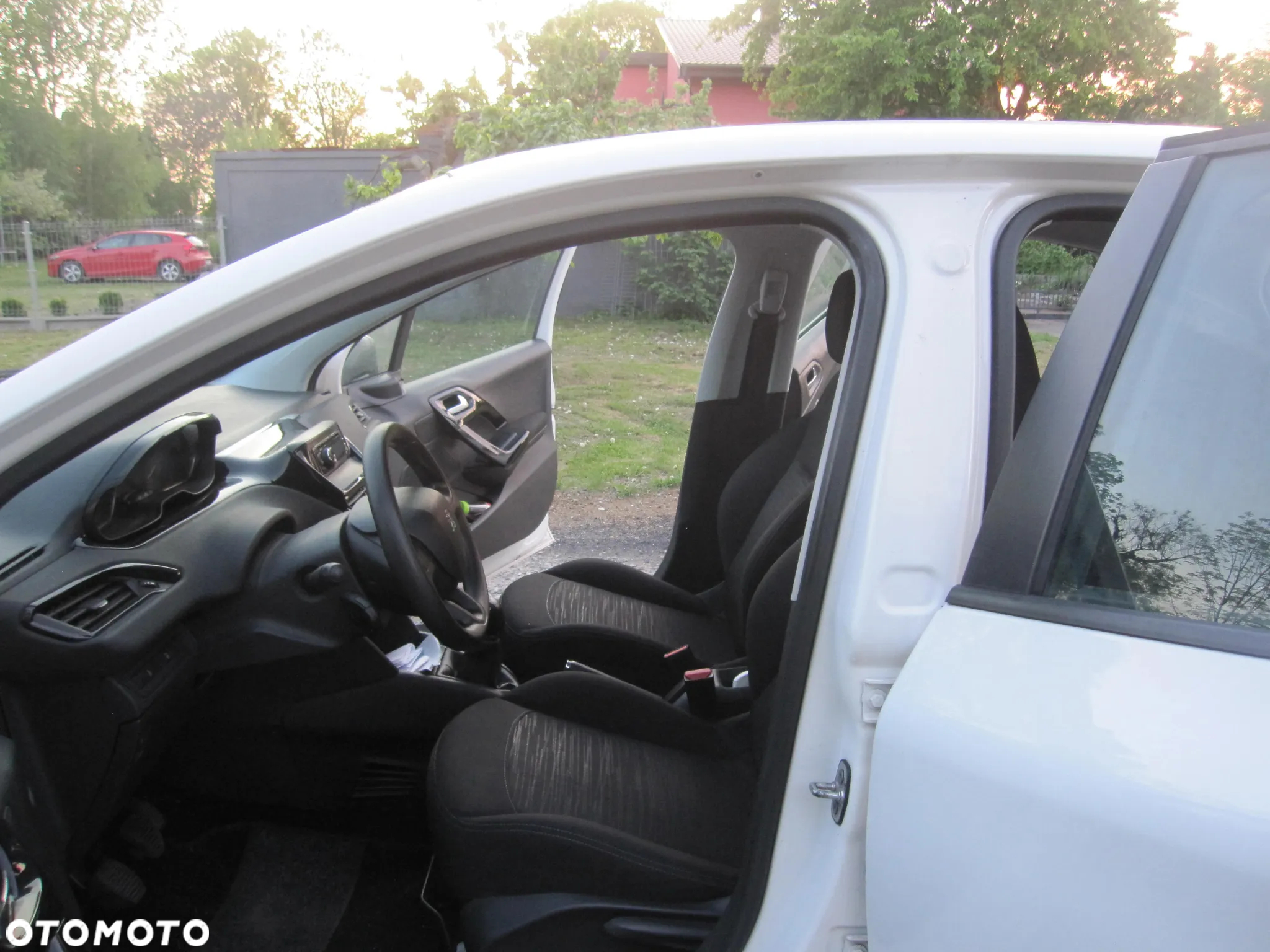 Peugeot 208 1.6 e-HDi Allure STT - 7