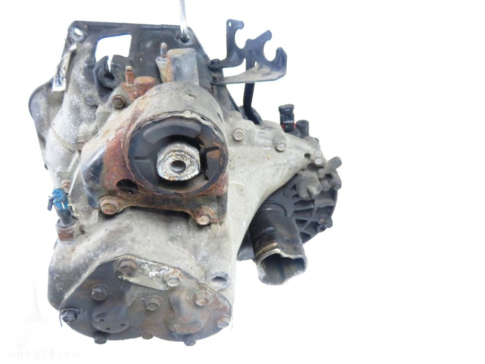 SKRZYNIA BIEGÓW CHRYSLER NEON 2.0 - 7