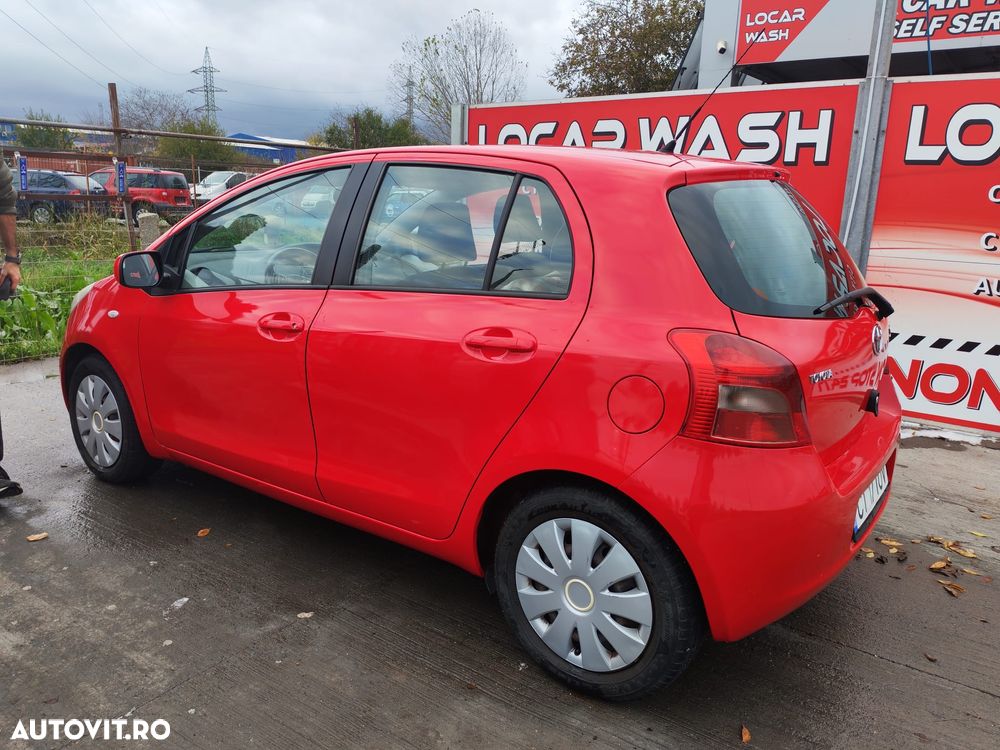 Toyota Yaris 1.3 Aut Luna - 7