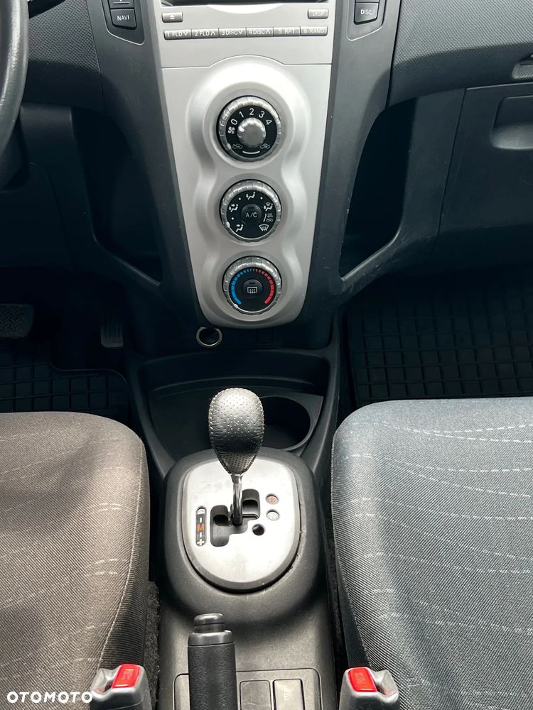 Toyota Yaris 1.3 Sol Premium MM - 17