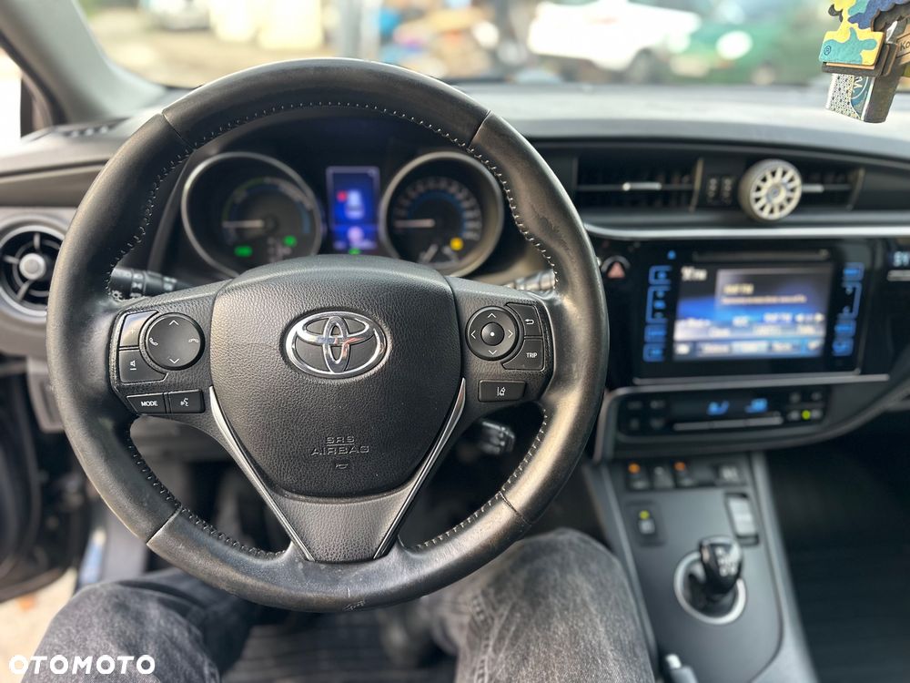 Toyota Auris - 11