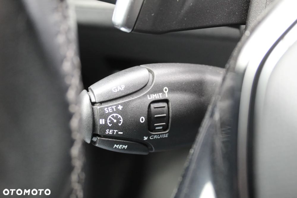 Peugeot 3008 1.5 BlueHDi Allure S&S EAT8 - 29