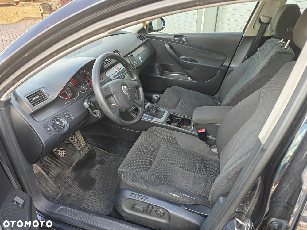 Volkswagen Passat 1.9 TDI Comfortline - 6