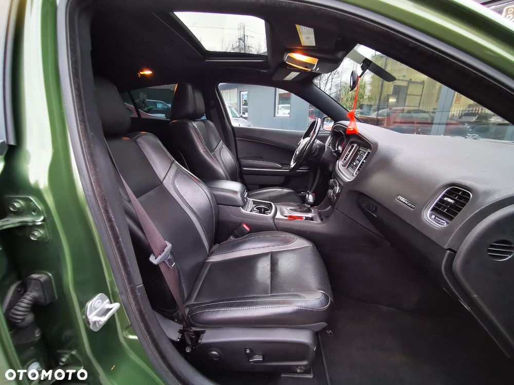 Dodge Charger 3.6 GT - 10