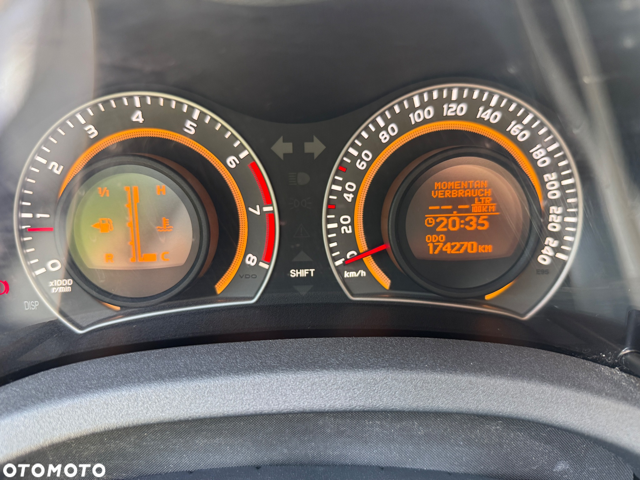 Toyota Auris 1.33 Dual-VVT-i Design Edition - 9