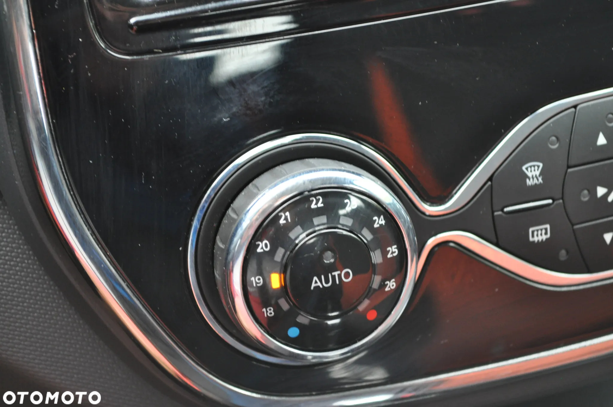 Renault Captur ENERGY TCe 120 EDC Luxe - 21