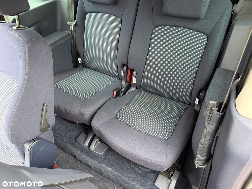 Peugeot 1007 - 21