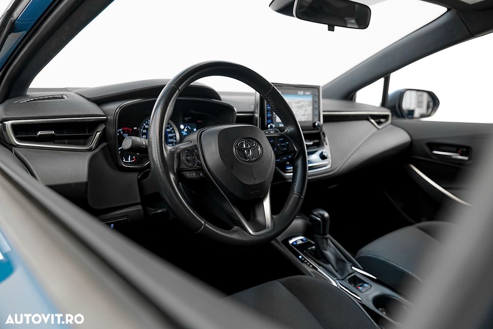 Toyota Corolla - 12