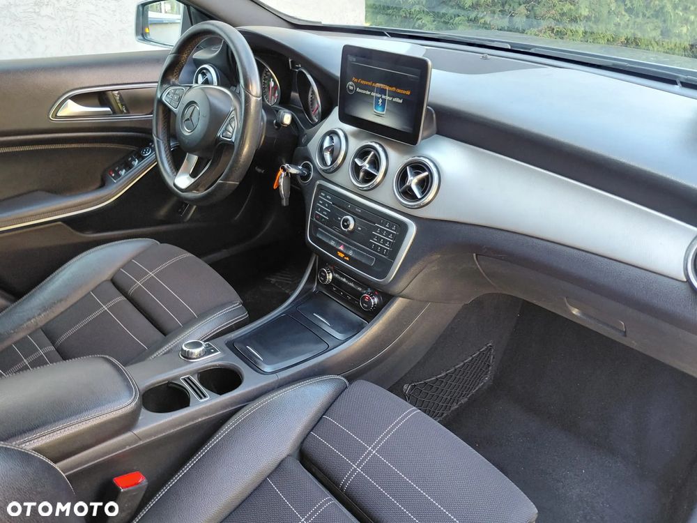 Mercedes-Benz GLA - 19