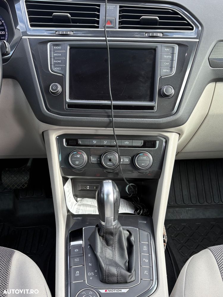 Volkswagen Tiguan 2.0 TDI SCR 4Motion DSG Comfortline - 10