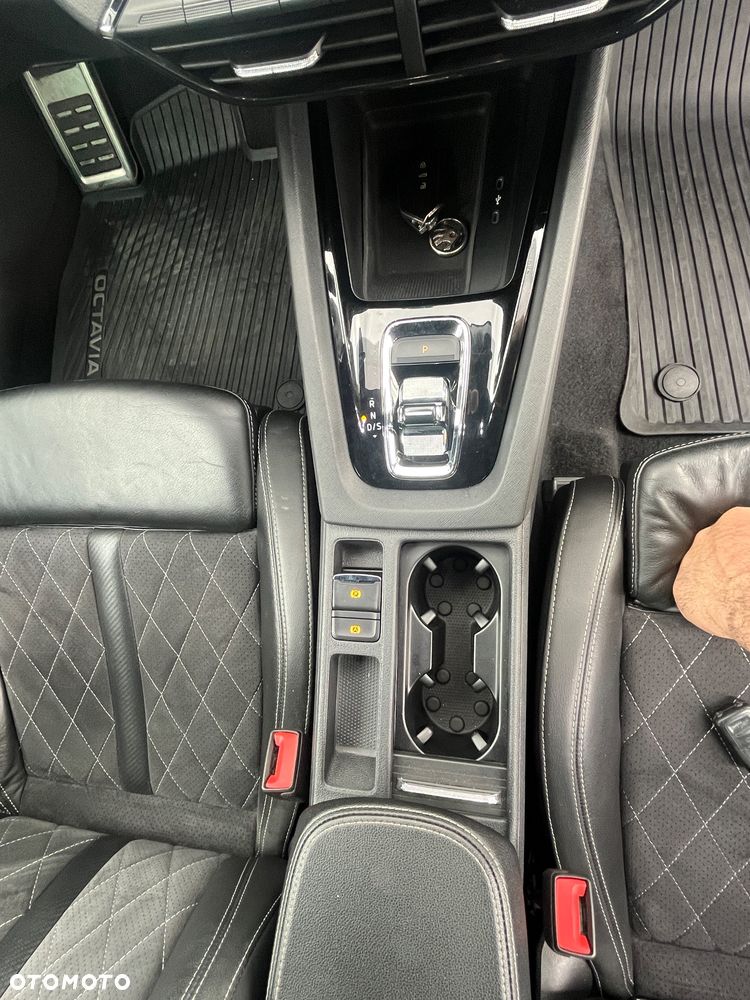 Skoda Octavia 2.0 TDI RS DSG - 15