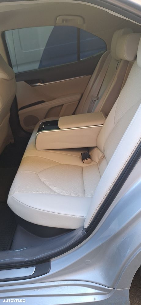 Toyota Camry 2.5 Exclusive - 7
