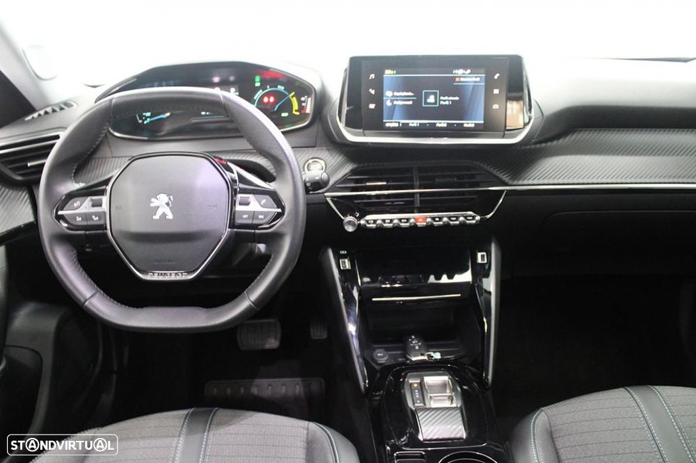 Peugeot e-2008 Allure - 13
