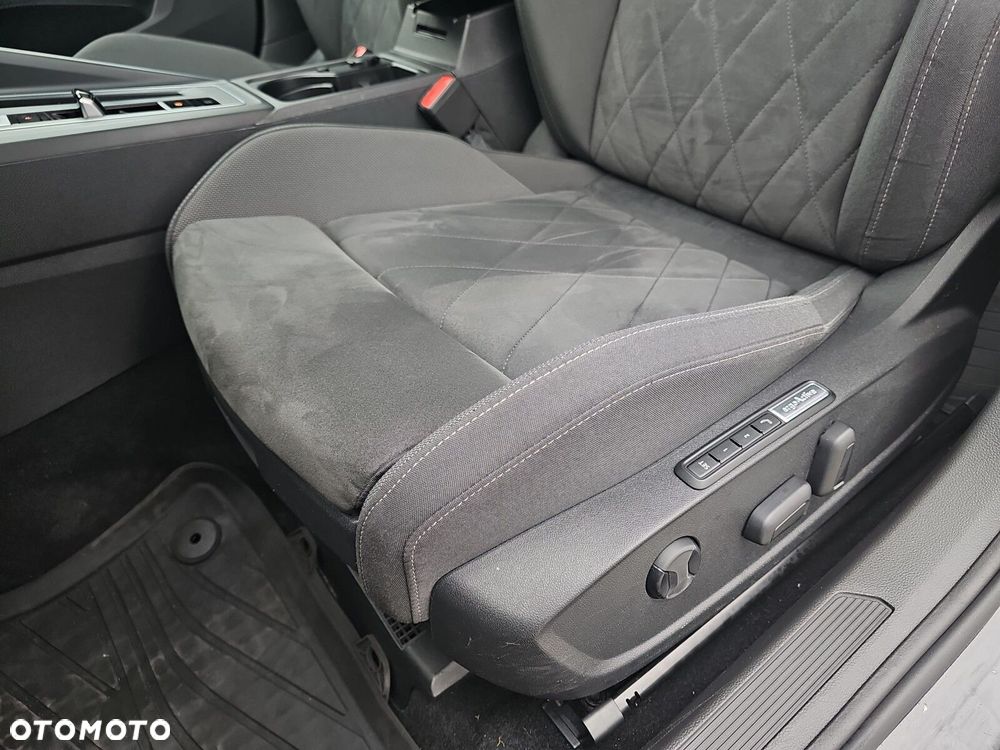 Volkswagen Golf 1.5 eTSI OPF DSG Style - 17