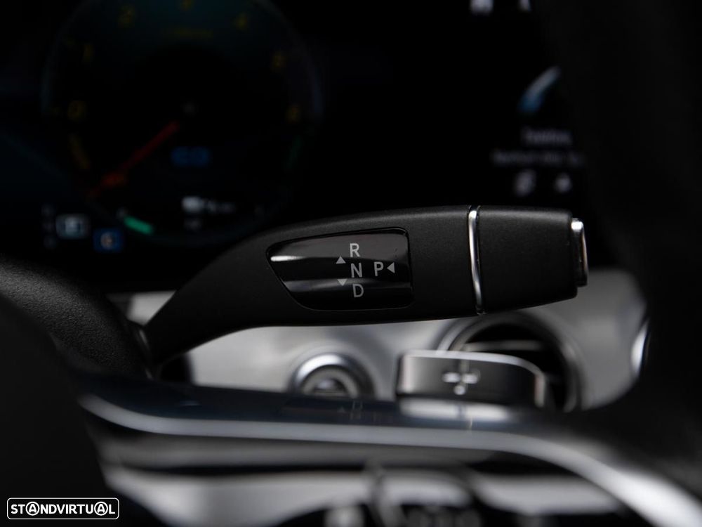 Mercedes-Benz E 300 de 4Matic 9G-TRONIC AMG Line - 24