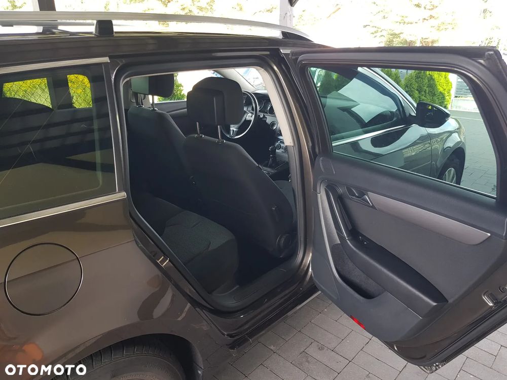 Volkswagen Passat 1.6 TDI BlueMotion - 9