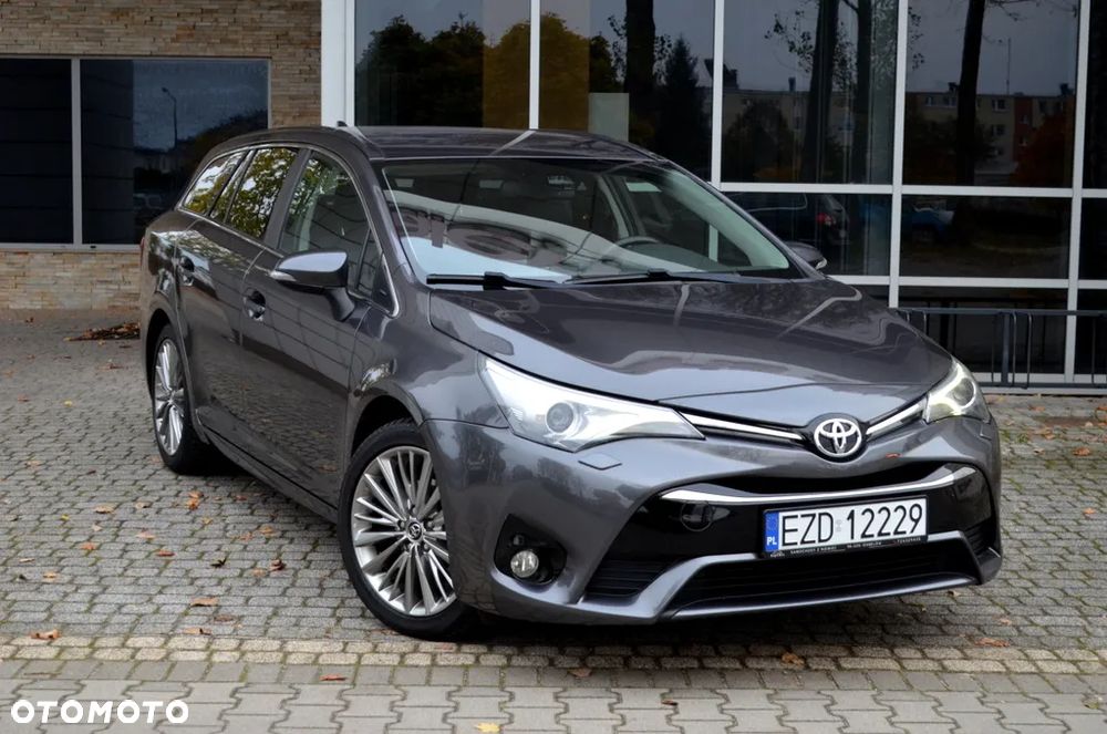 Toyota Avensis Combi 1.8 Executive - 1