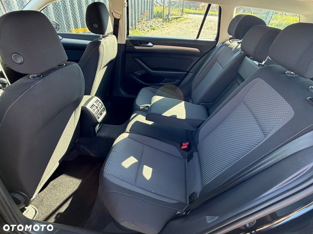 Volkswagen Passat - 6